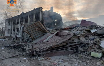 Оккупанты авиаударом уничтожили гимназию в Орехове: фото