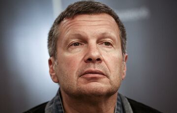 Соцмережі пишуть, що путінського пропагандиста Соловйова обстріляли біля Вугледару Соцмережі пишуть, що путінського пропагандиста Соловйова обстріляли біля Вугледару