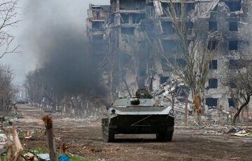 У Маріуполі помітили активне переміщення військової техніки РФ У Маріуполі помітили активне переміщення військової техніки РФ