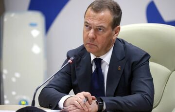 Медведев не исключает, что Россия вмешается в выборы других стран