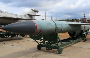 Defense Express: Россия впервые атаковала Украину противокорабельной ракетой П-35 весом 4 тонны Defense Express: Россия впервые атаковала Украину противокорабельной ракетой П-35 весом 4 тонны
