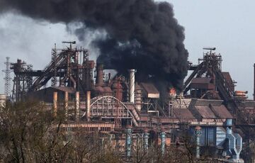 Украина ведет переговоры об эвакуации 60 человек с ”Азовстали” Украина ведет переговоры об эвакуации 60 человек с ”Азовстали”