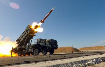 Зеленский подтвердил договоренности с Шольцем о поставках дополнительных Patriot и ракет к ним 