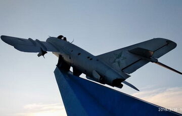 Підірвано символ Бахмуту - літак-пам'ятник МіГ-17: відео