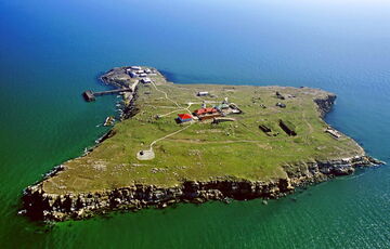 Российская авиация атаковала Змеиный управляемыми авиабомбами