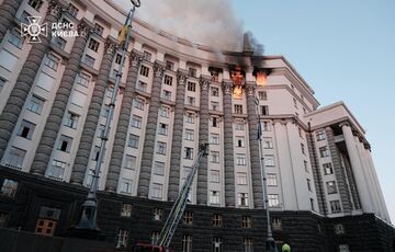 Свириденко показала руйнування в будівлі Кабміну після російського обстрілу Свириденко показала руйнування в будівлі Кабміну після російського обстрілу
