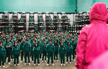 На Netflix подали в суд из-за сериала ”Игра в кальмара”: Хван Дон Хёка обвинили в плагиате