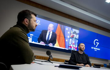 Зеленский на G7 предложил Путину вывести войска на Рождество Зеленский на G7 предложил Путину вывести войска на Рождество