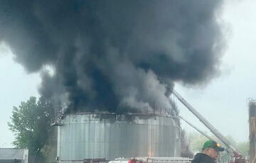 Дрони атакували кілька нафтобаз у Росії: кадри