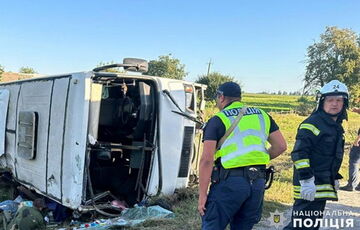 На Хмельниччині автобус з дітьми потрапив у ДТП: серед загиблих 12-річна дівчинка