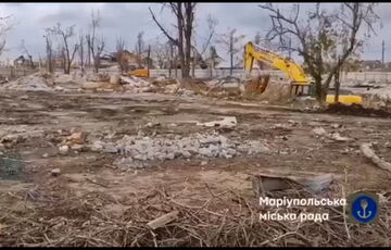 Російські військові пошкодили 90% усіх шкіл Маріуполя: відео