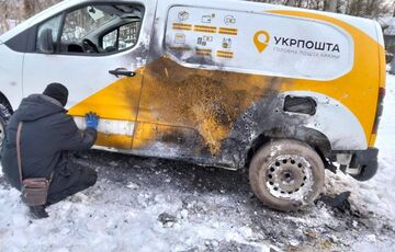 Російський дрон атакував машину Укрпошти в Сумській області, а в Запорізькій області пошкоджено будівлю