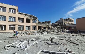 В Бахмуте из-за вражеских обстрелов погибли местные жители В Бахмуте из-за вражеских обстрелов погибли местные жители