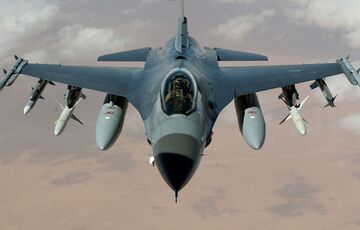 РФ розгнівалася через передачу F-16 Україні та загрожує ударами по авіабазах НАТО РФ розгнівалася через передачу F-16 Україні та загрожує ударами по авіабазах НАТО