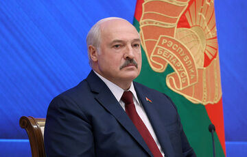 Лукашенко заговорив про війну за Західну Україну: ”Її можуть відтяпати” Лукашенко заговорив про війну за Західну Україну: ”Її можуть відтяпати”
