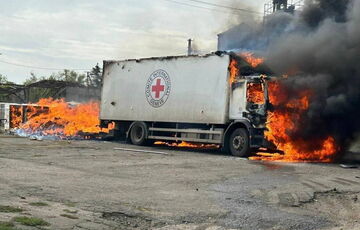Україна зібрала докази навмисного удару росіян по машинах Червоного Хреста у селі Віролюбівка