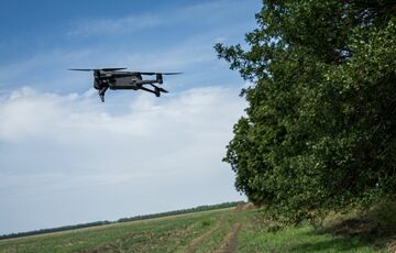 У частині Курської області внаслідок атаки дронів зникла електрика