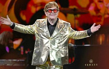 Элтон Джон сообщил о частичной потере зрения из-за инфекции