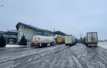 Украина и Польша договорились частично разблокировать границу Украина и Польша договорились частично разблокировать границу