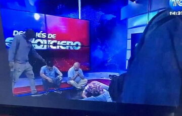 В Эквадоре мафия устроила бунт, захватив в заложники телеканал В Эквадоре мафия устроила бунт, захватив в заложники телеканал