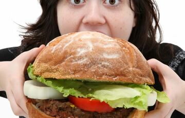 Великобритания объявила войну вредной пище и фастфуду