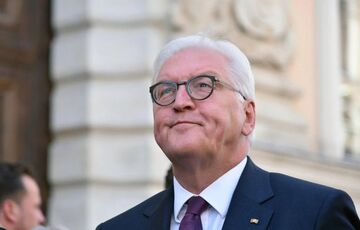 Президент ФРГ Штайнмайер таки прибыл с визитом в Киев  Президент ФРГ Штайнмайер таки прибыл с визитом в Киев