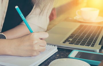 Оккупанты в Донецкой области угрожают отбирать детей, если те не будут учиться по российской программе Оккупанты в Донецкой области угрожают отбирать детей, если те не будут учиться по российской программе