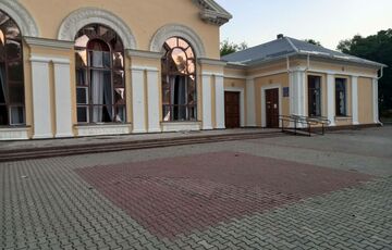 Российские беспилотники повредили филармонию в Кропивницком