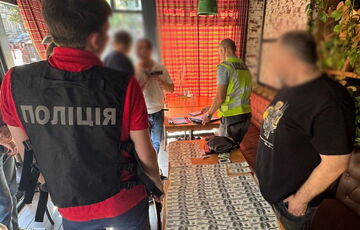 В Киеве чиновник Минобороны за 10 тысяч долларов устраивал призывников на предприятие ради бронирования В Киеве чиновник Минобороны за 10 тысяч долларов устраивал призывников на предприятие ради бронирования