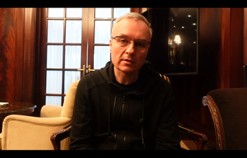 ”Не могу жить сытой жизнью, когда убивают моего отца”: вице-президент Газпромбанка уехал из России в Украину