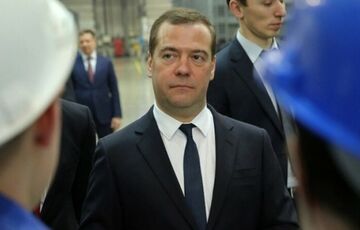 Медведев о планах Киева закупать СПГ у США: ”Кто сказал, что Украина будет существовать через два года?”