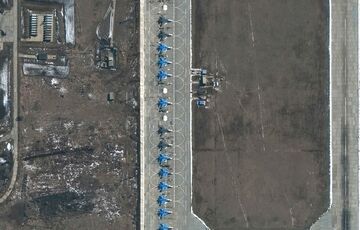 Україна здійснила найбільшу атаку на російські аеродроми: відпрацювали чотири майданчики Україна здійснила найбільшу атаку на російські аеродроми: відпрацювали чотири майданчики