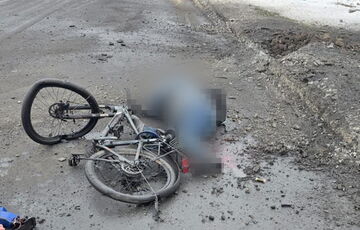 Россияне убили двух пенсионеров на велосипедах в Лимане, сбросив на них взрывчатку