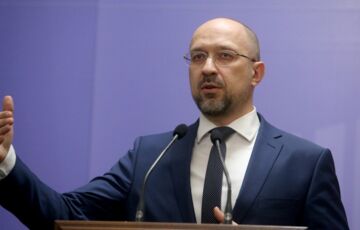 Шмыгаль пообещал, что с понедельника решит проблему дистанционного обучения в школах  Шмыгаль пообещал, что с понедельника решит проблему дистанционного обучения в школах