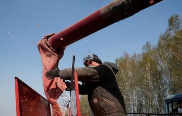 Украина призвала ЕС оказать помощь с проведением посевной кампании весной Украина призвала ЕС оказать помощь с проведением посевной кампании весной