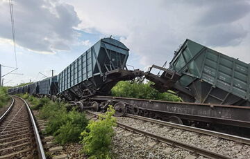 В Ровенской области сошел с рельсов грузовой поезд