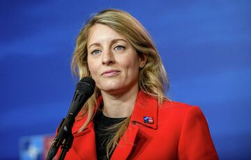 На тлі ризиків російського вторгнення Канада заговорила про постачання зброї Україні