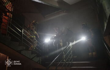 Рятувальники показали наслідки російської атаки на Київ: фото