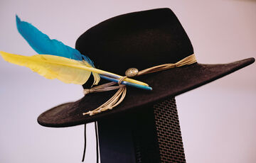 Один из братьев Калкиных (”Один Дома”) на открытии украинской галереи в Нью-Йорке