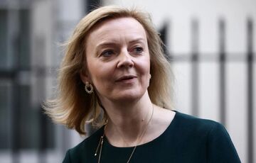  ЗМІ: російські хакери зламали телефон Ліз Трас