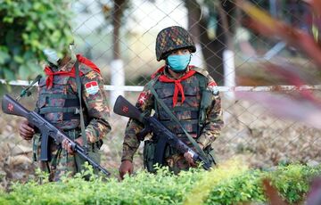 М'янма: десятки тисяч приєдналися до протесту, незважаючи на відключення інтернету