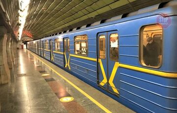 В киевском метро 1-2 января изменят график движения поездов
