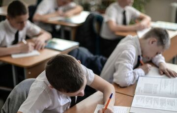 Українські школярі не вивчатимуть роман ”Війна та мир” Українські школярі не вивчатимуть роман ”Війна та мир”