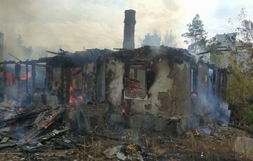 Російські окупанти атакували будинок мирних жителів у Вовчанську на Харківщині Російські окупанти атакували будинок мирних жителів у Вовчанську на Харківщині