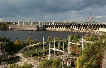 На Днепре ниже ДнепроГЭС останавливается судоходство