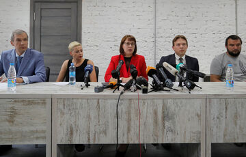 Оппозиция Беларуси создала ”народные посольства” в 20 странах Оппозиция Беларуси создала ”народные посольства” в 20 странах