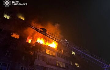 Росіяни атакували житловий будинок у центрі Запоріжжя: один із поранених у важкому стані (фото)