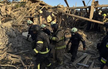 В Запорожье завершили аварийно-спасательные работы после массированного обстрела В Запорожье завершили аварийно-спасательные работы после массированного обстрела