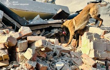 Росіяни вдарили по житловому масиву в Чернігові