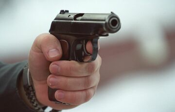 В Киеве мужчина открыл огонь после просьбы надеть маску В Киеве мужчина открыл огонь после просьбы надеть маску